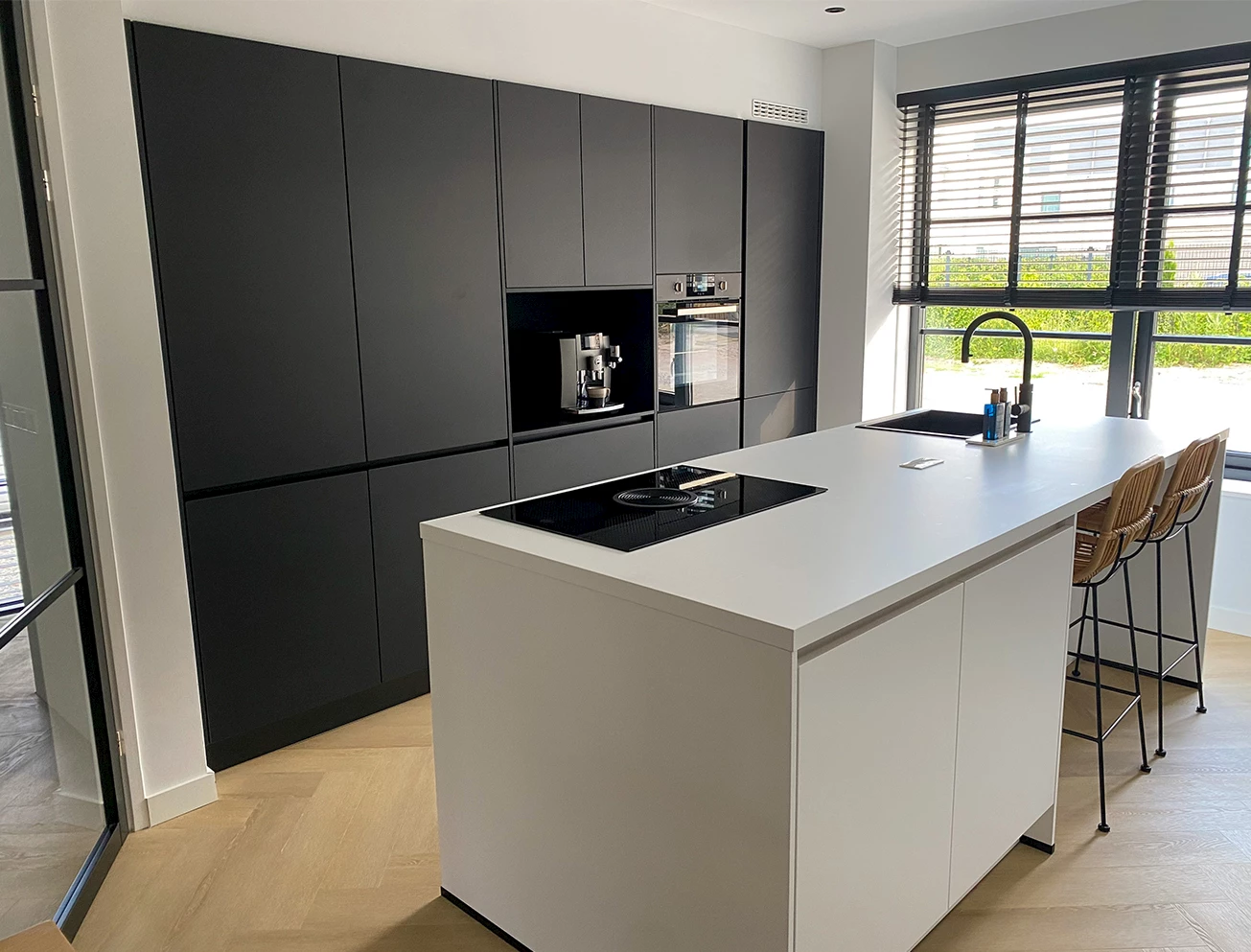 Luxe en moderne keuken familie Keesman