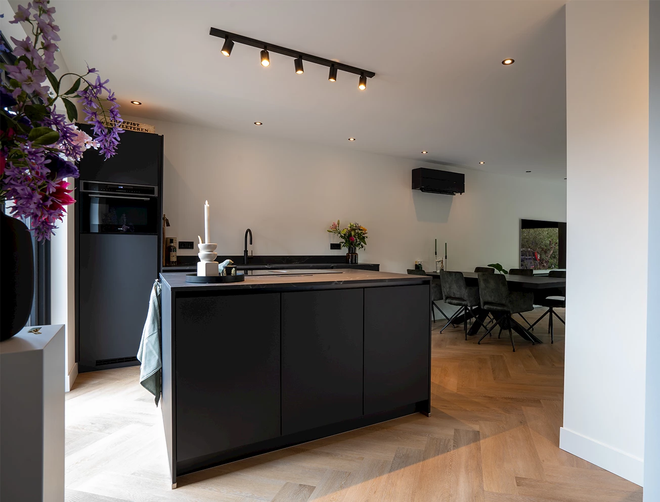 Luxe open keuken met eiland