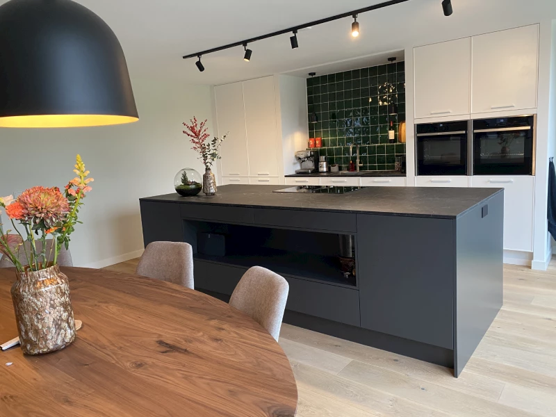 Groene achterwand keuken