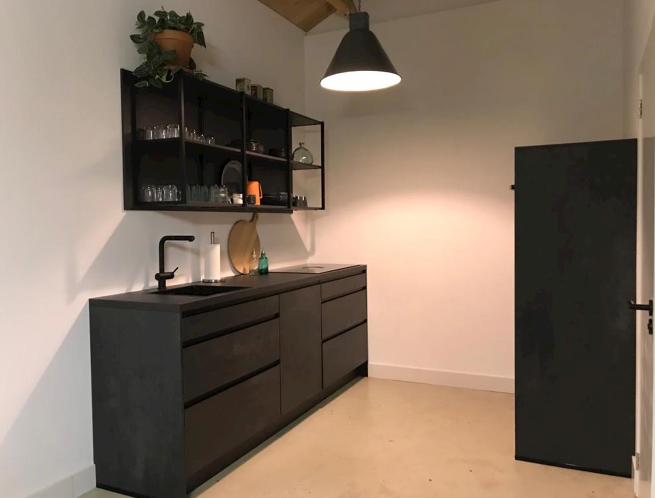 Hoe groot is een kleine keuken