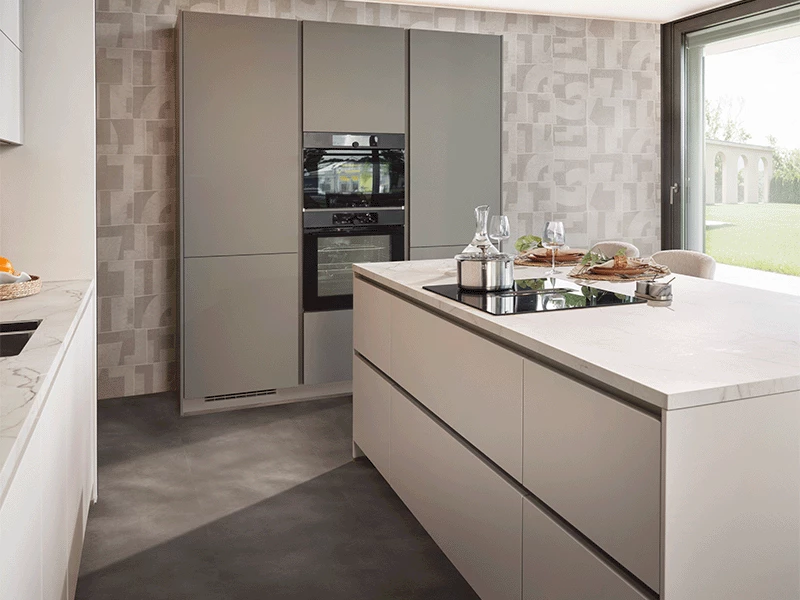 Keuken met groot raam