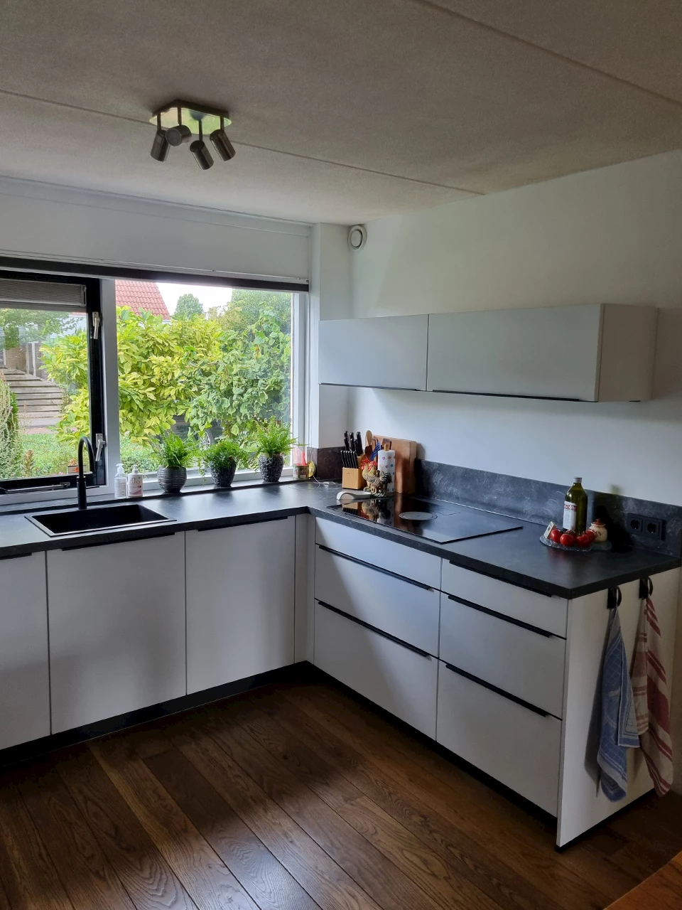 Hoekkeuken wit grijs