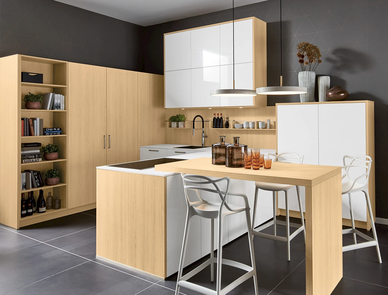 Unieke witte keuken met hout