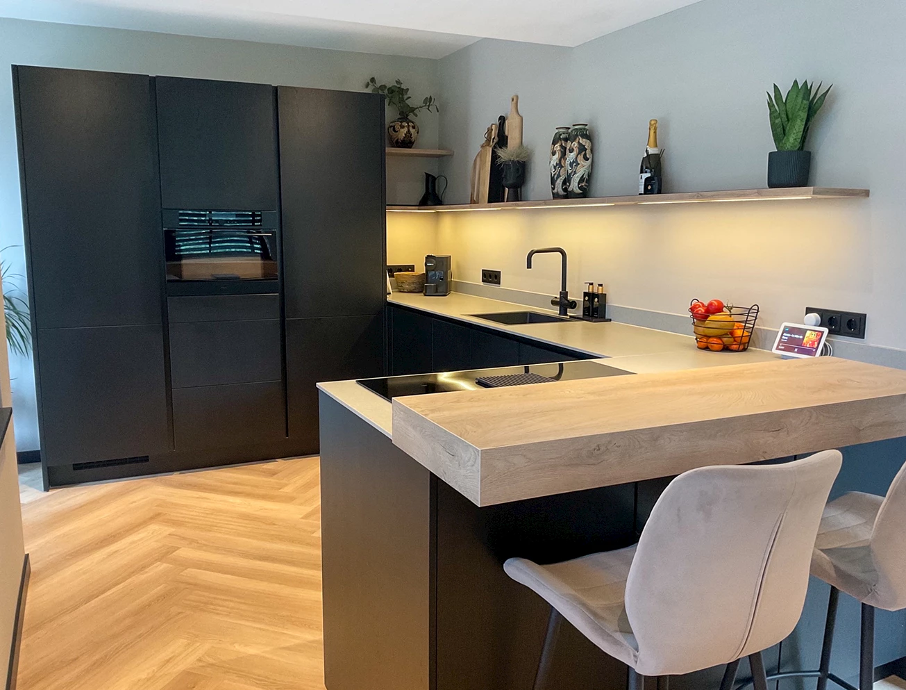 Moderne U-keuken familie Roverts