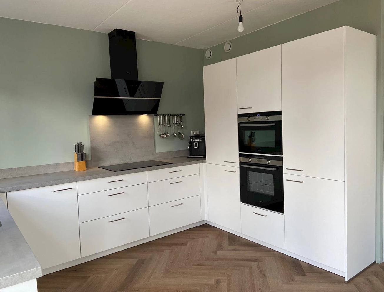 Witte tijdloze keuken