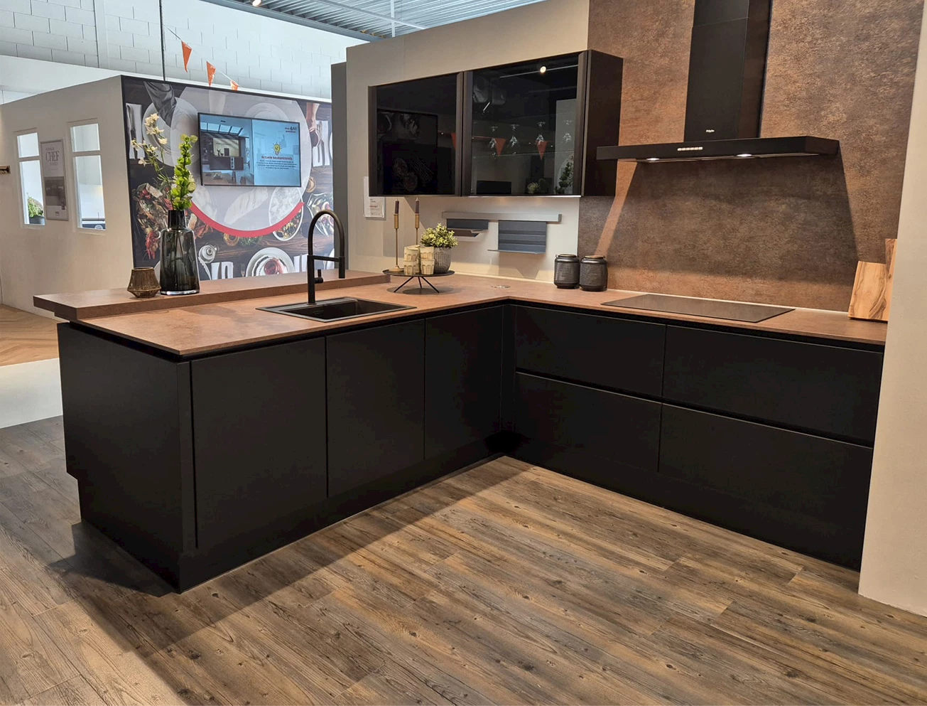 Touch Zwart Supermat - Dronten