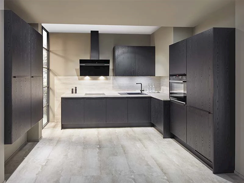 Zwarte keuken industrieel kopen