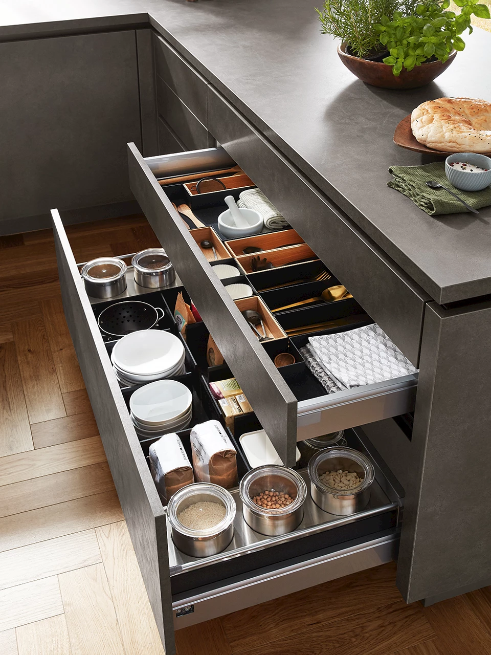 Keukenkasten ordenen