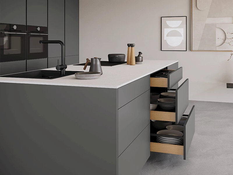 Grijze houtlook lades keuken