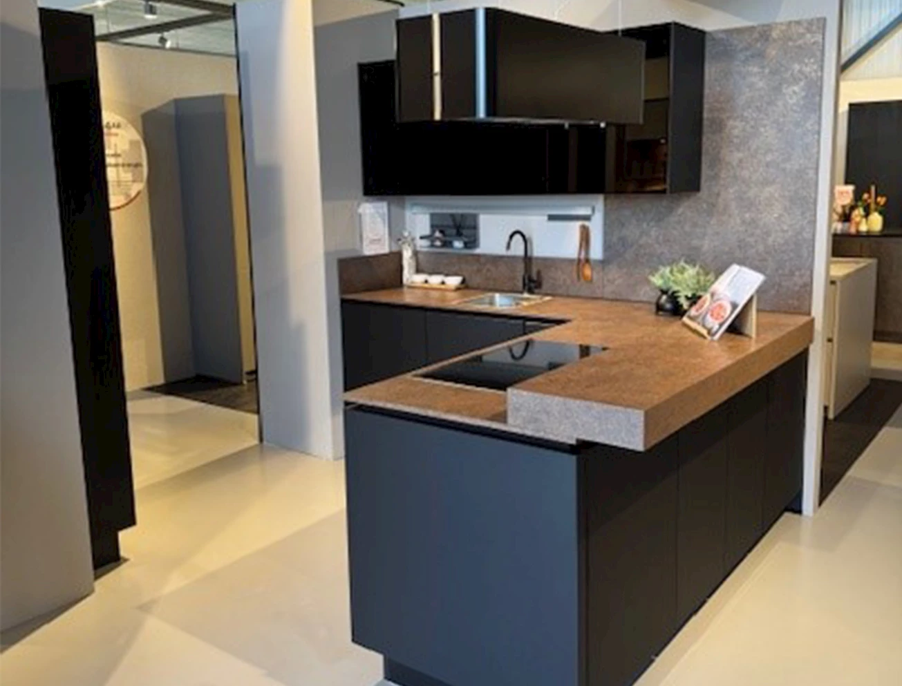 Easytouch Zwart - Hattemerbroek